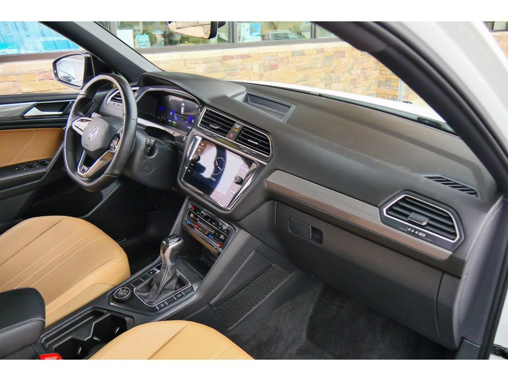 Used 2023 Volkswagen Tiguan SE R-Line AWD/4WD image 14