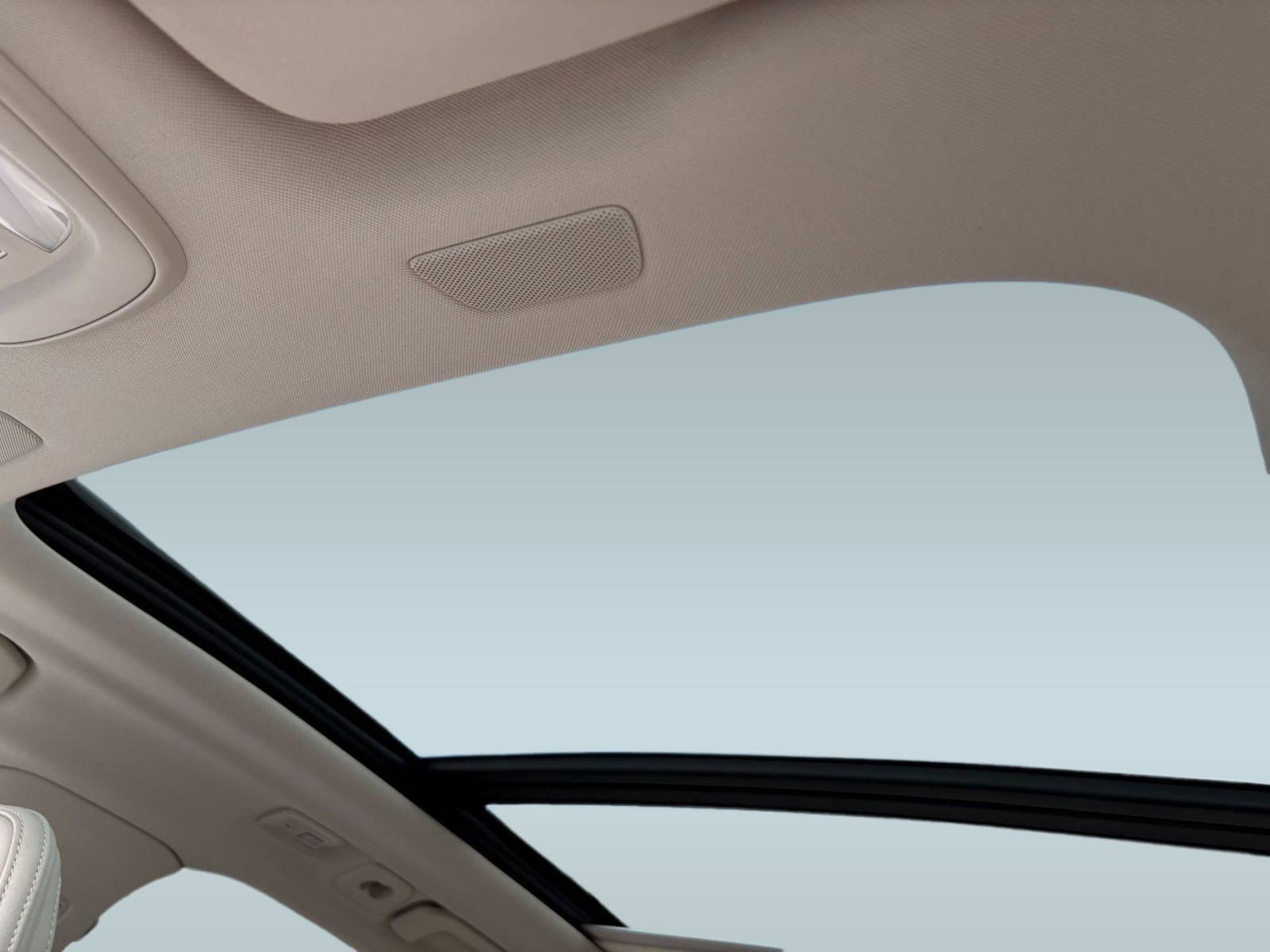 New 2026 Volvo XC60 B5 Ultra w/ Climate Package image 15