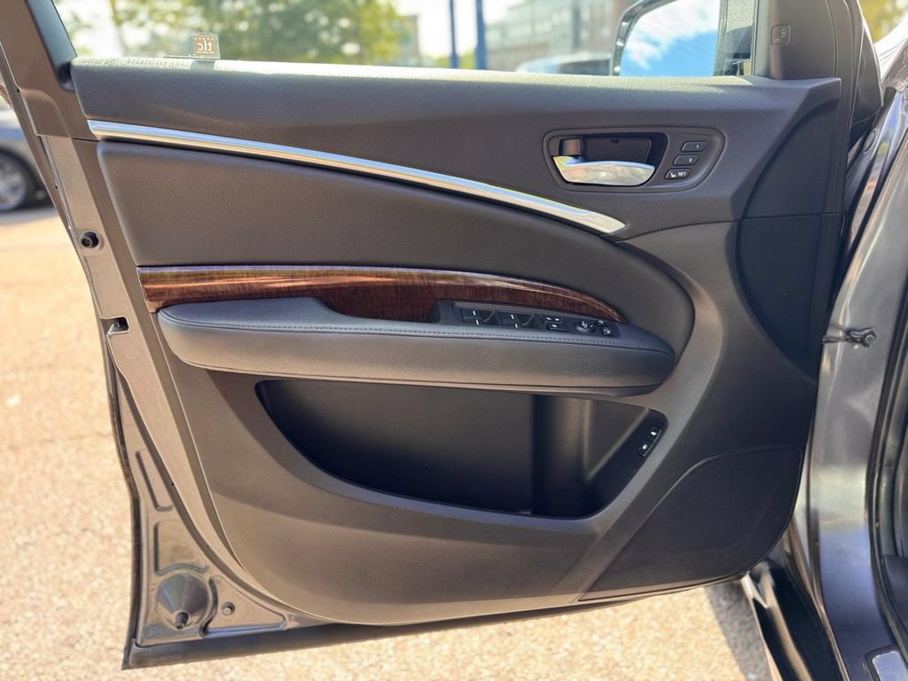 Used 2017 Acura MDX w/ Tech & Entertainment Packag AWD/4WD image 12