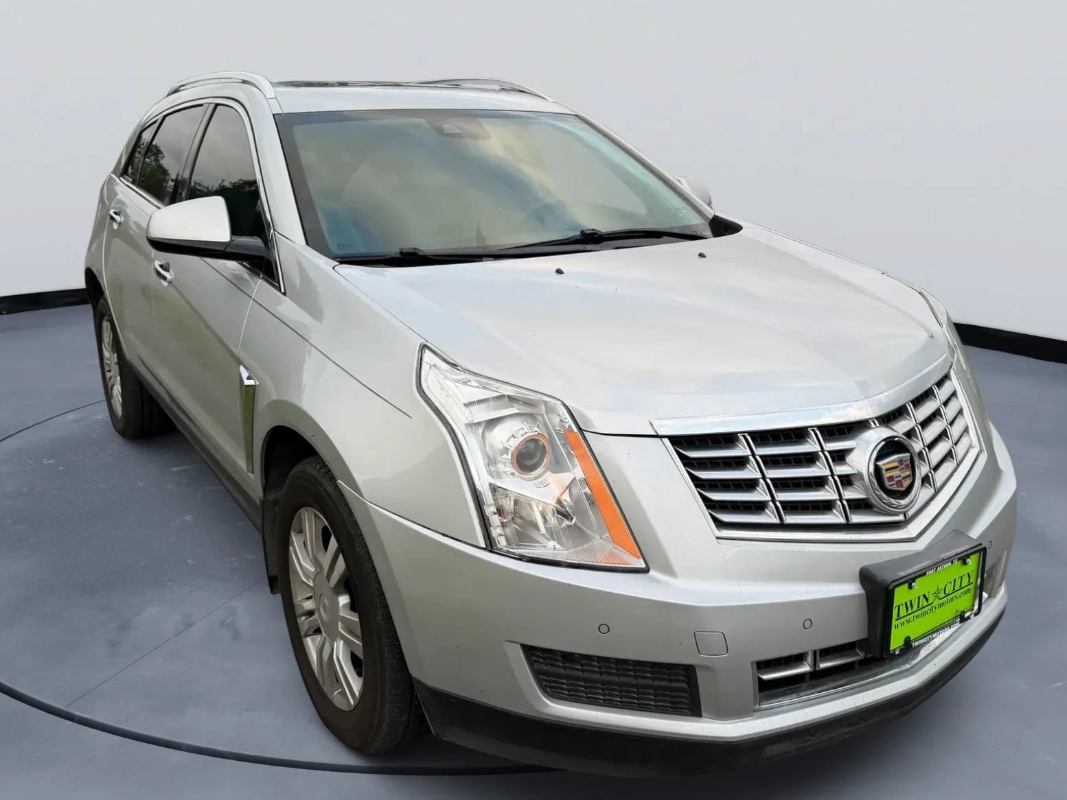Used 2014 Cadillac SRX Luxury w/ Driver Awareness Package FWD image 3