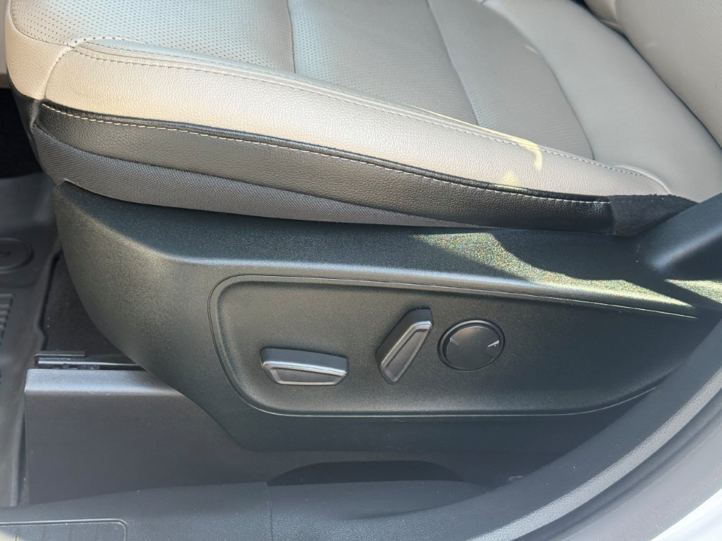 Used 2022 Ford Escape SEL AWD/4WD image 15