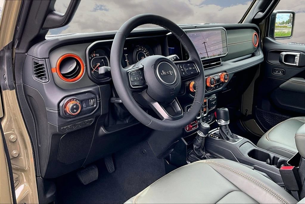 Used 2025 Jeep Gladiator Mojave AWD/4WD image 18