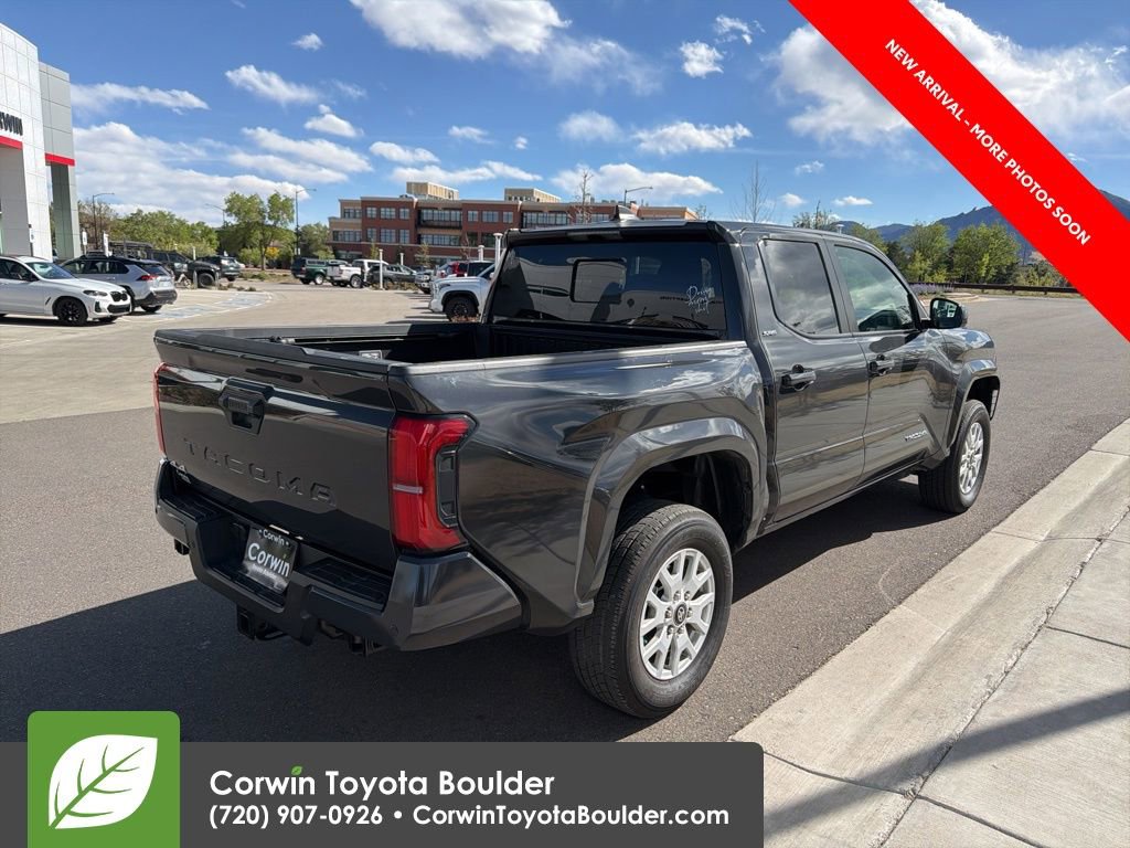 Used 2025 Toyota Tacoma SR5 AWD/4WD image 7