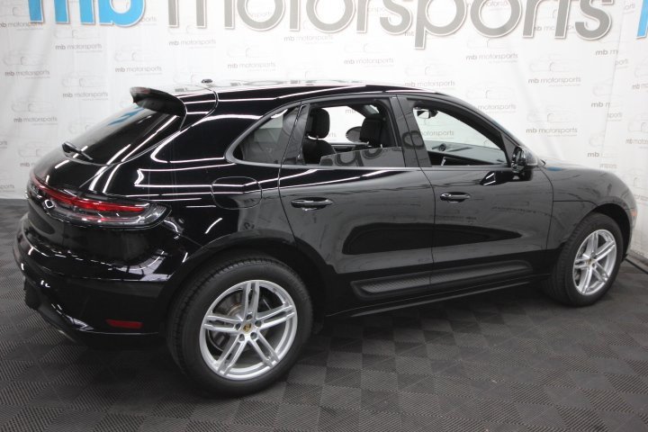 Used 2023 Porsche Macan image 6