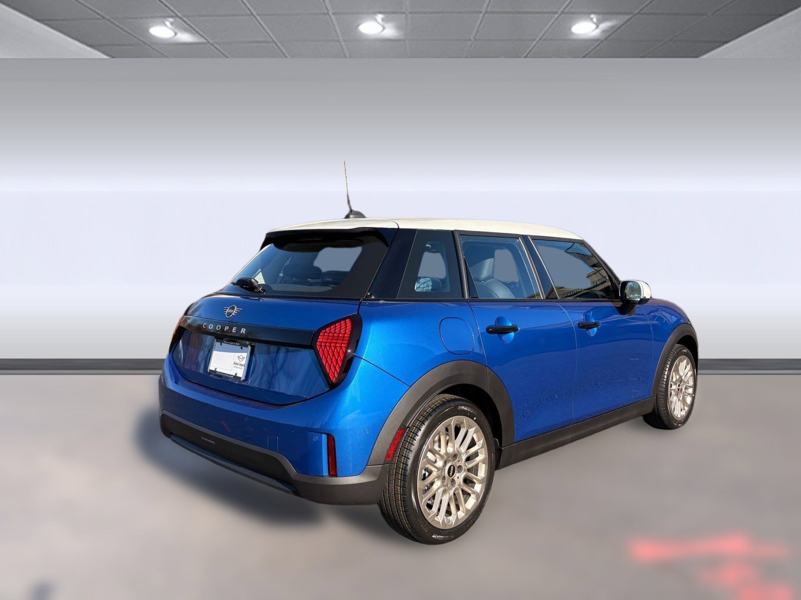 New 2026 MINI Cooper 4-Door Hardtop image 9