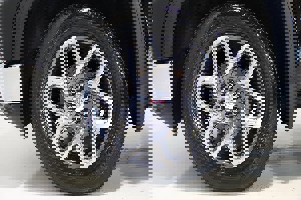 Used 2023 GMC Sierra 1500 SLT w/ SLT Convenience Package image 86