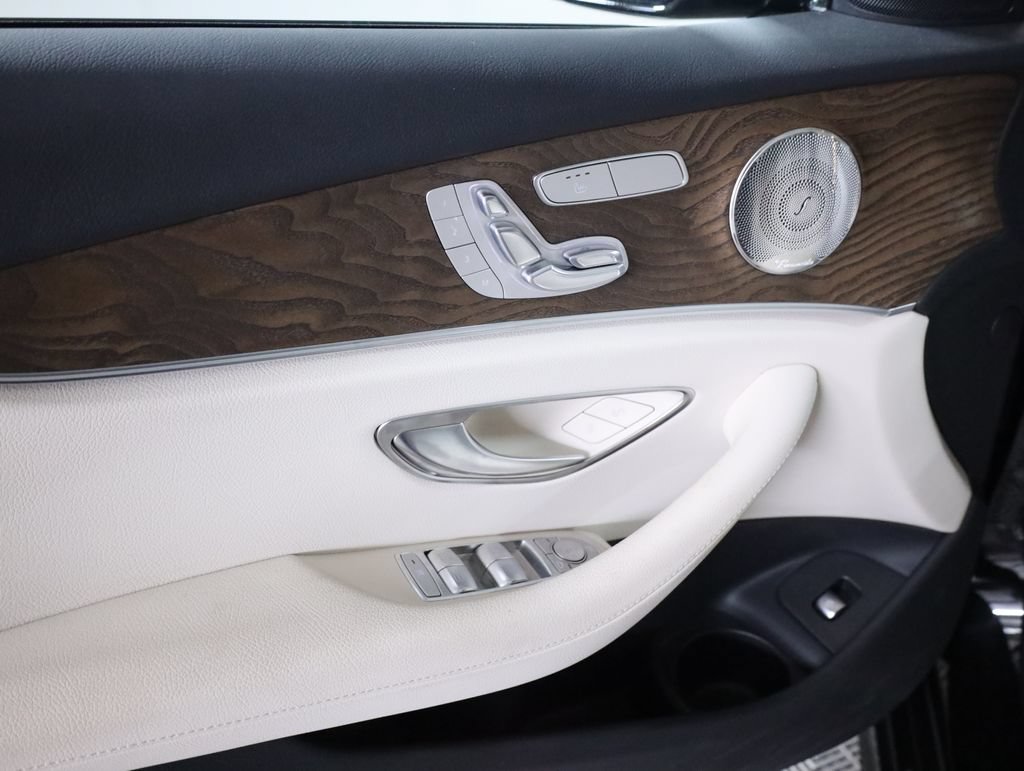 Used 2023 Mercedes-Benz E 350 4MATIC Sedan image 9