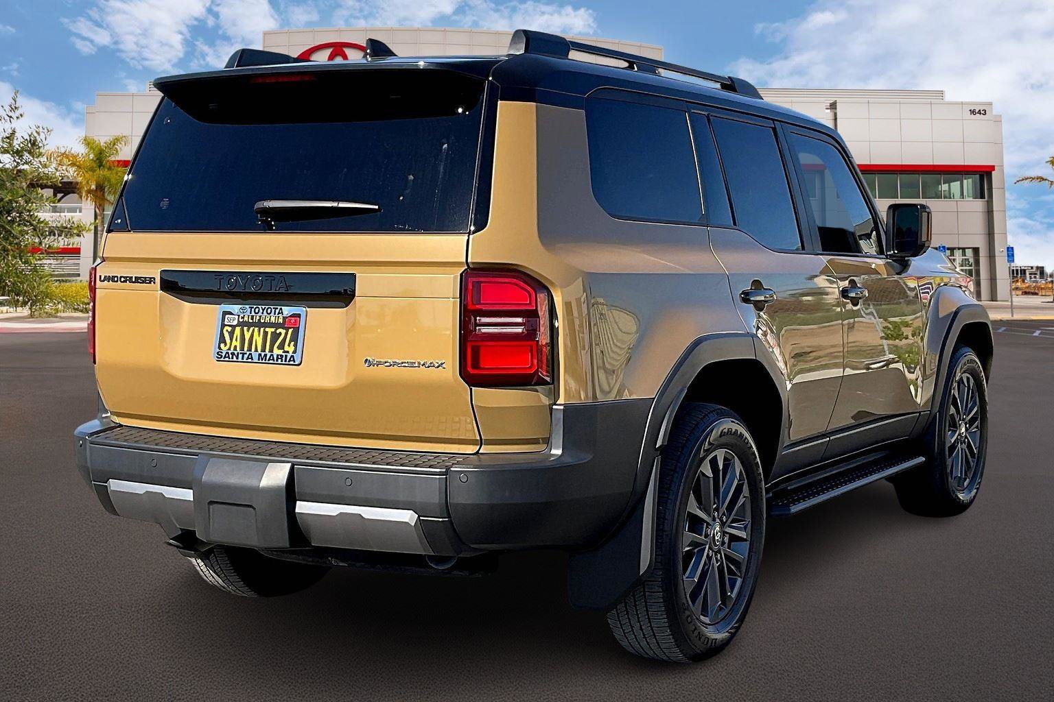 Certified 2024 Toyota Land Cruiser image 12