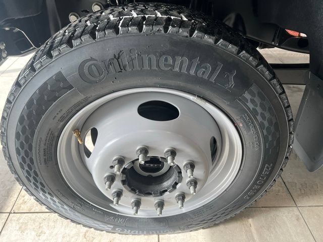 New 2026 Ford F550 4x4 Regular Cab Super Duty image 8