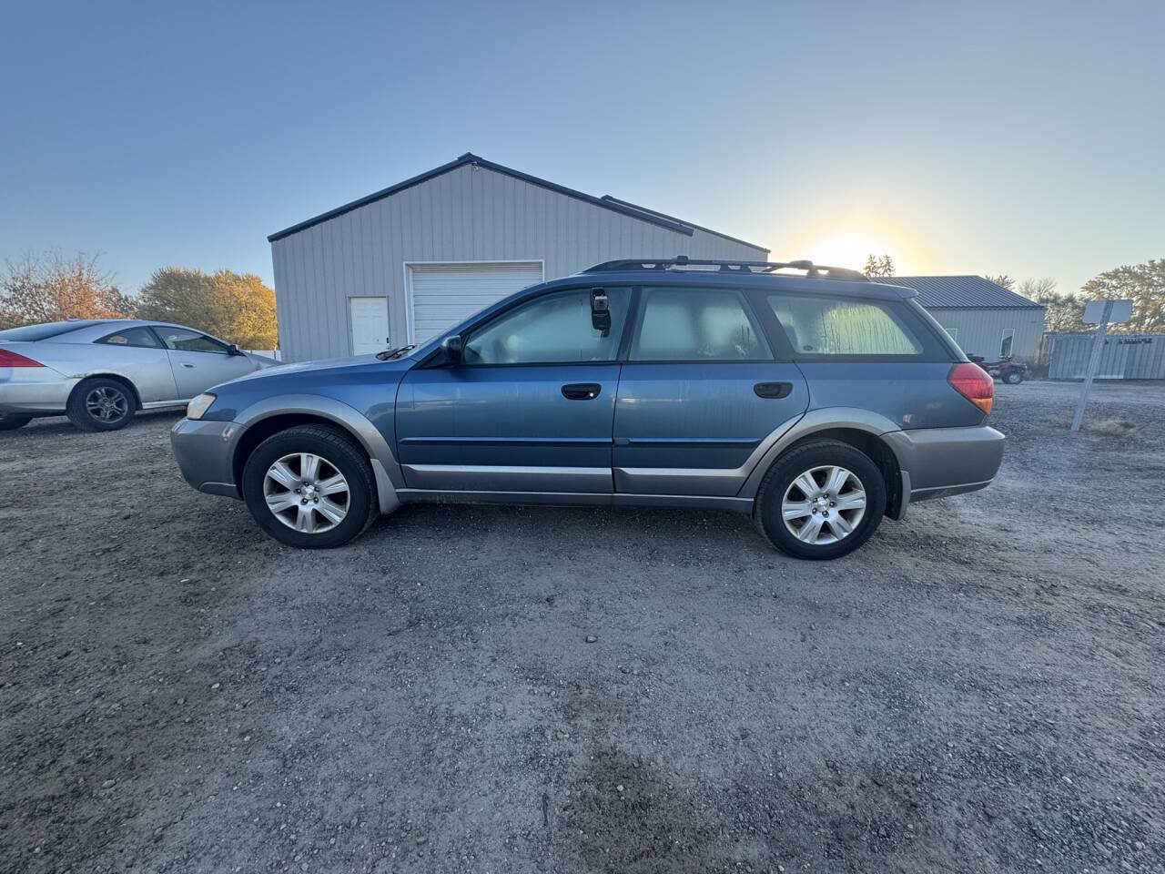 Used 2005 Subaru Outback 2.5i AWD/4WD image 2