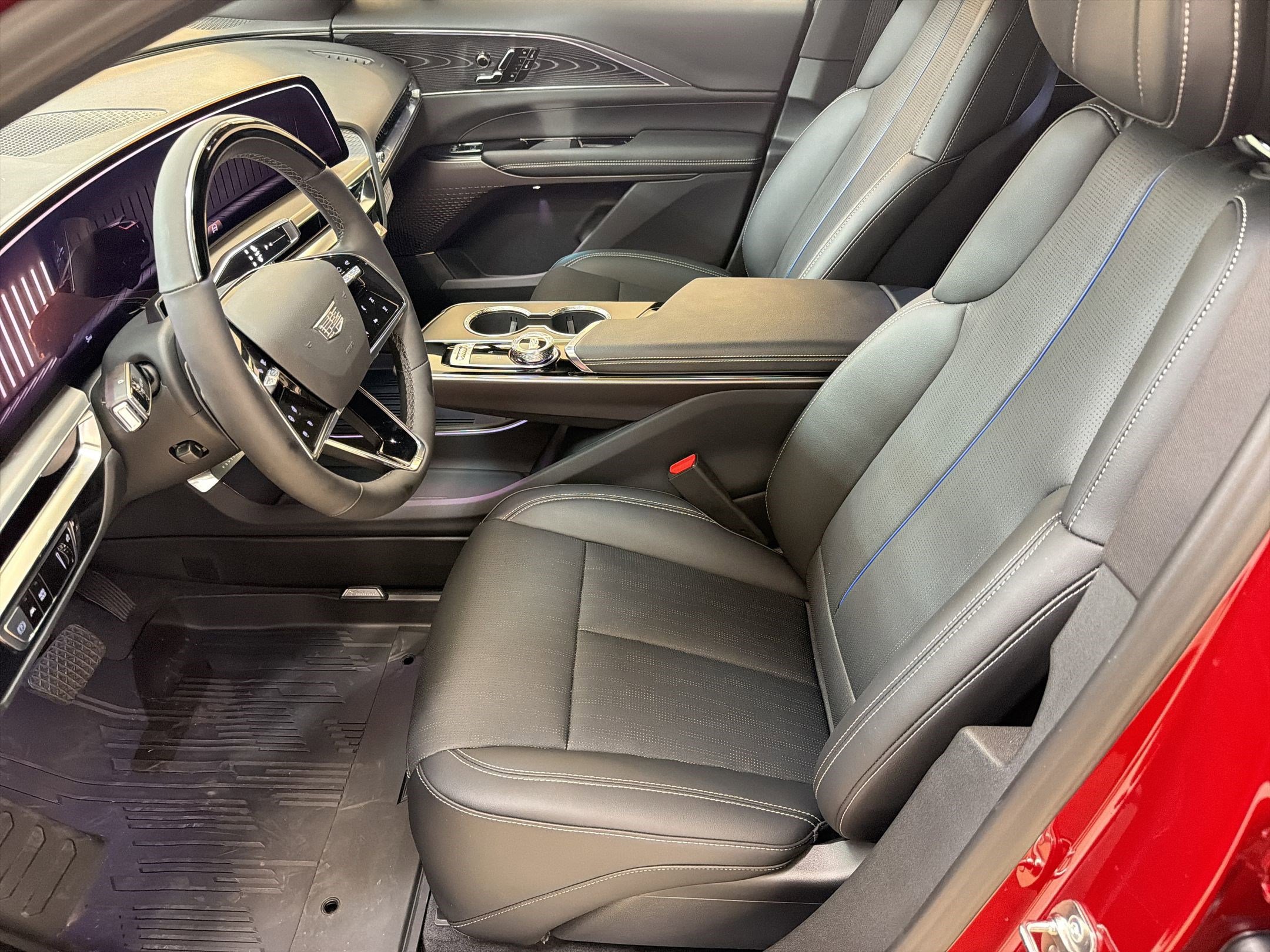 New 2026 Cadillac Lyriq Premium Luxury w/ LPO, Floor Liner Package AWD/4WD image 5