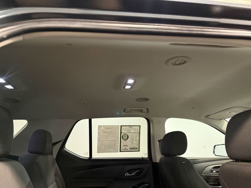 Used 2019 Chevrolet Traverse LT image 16