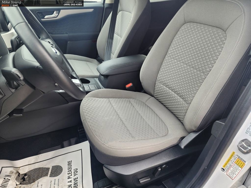 Used 2020 Ford Escape SE Sport image 24