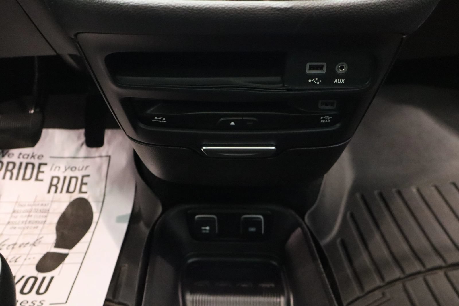Used 2019 Chrysler Pacifica Limited w/ Advanced Safetytec Group FWD image 33
