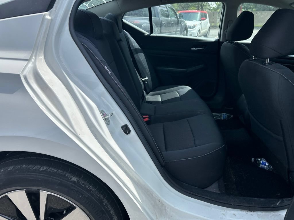 Used 2022 Nissan Altima 2.5 SV AWD/4WD image 11