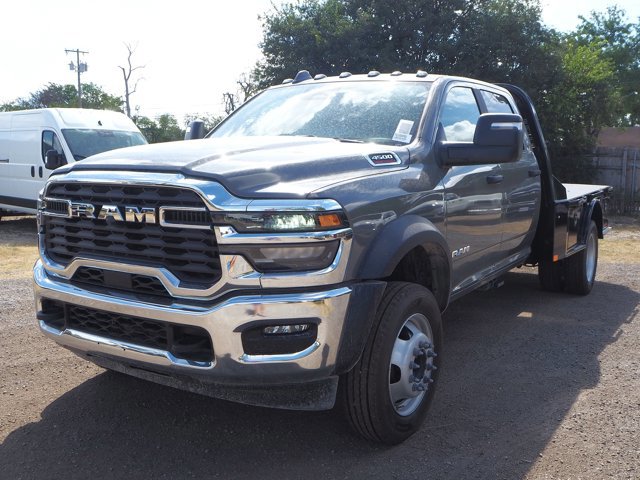 New 2026 RAM 4500 4x4 Crew Cab DRW image 2