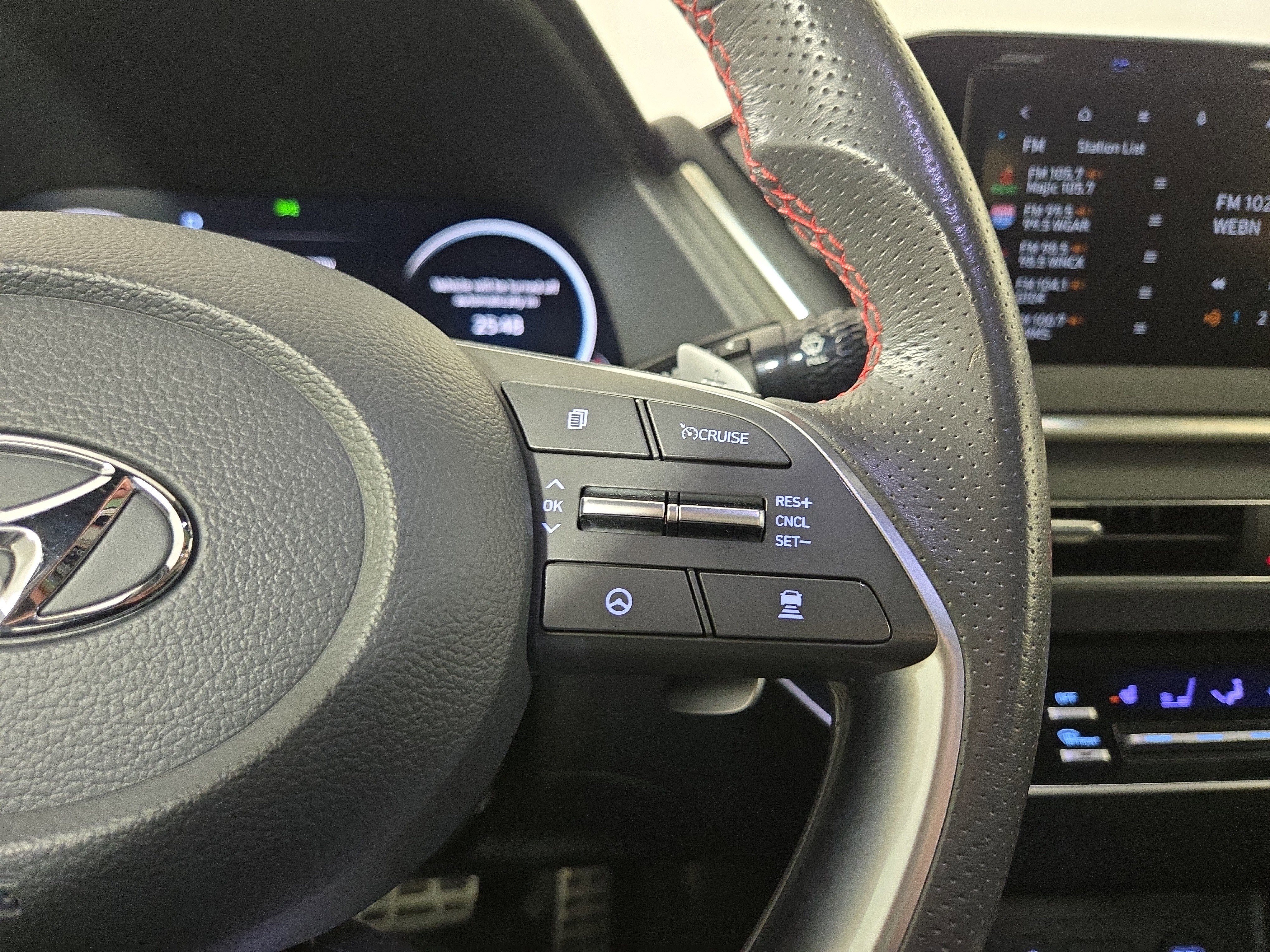 Used 2023 Hyundai Sonata SEL Plus image 16