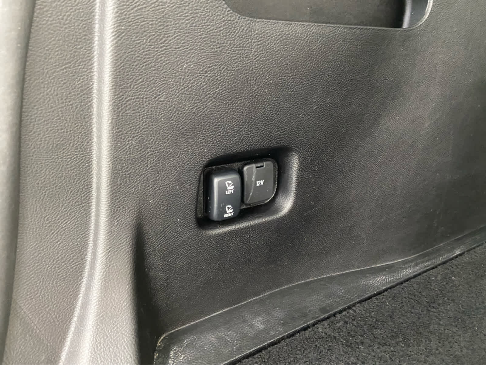Used 2024 Ford Edge SEL w/ Convenience Package image 11