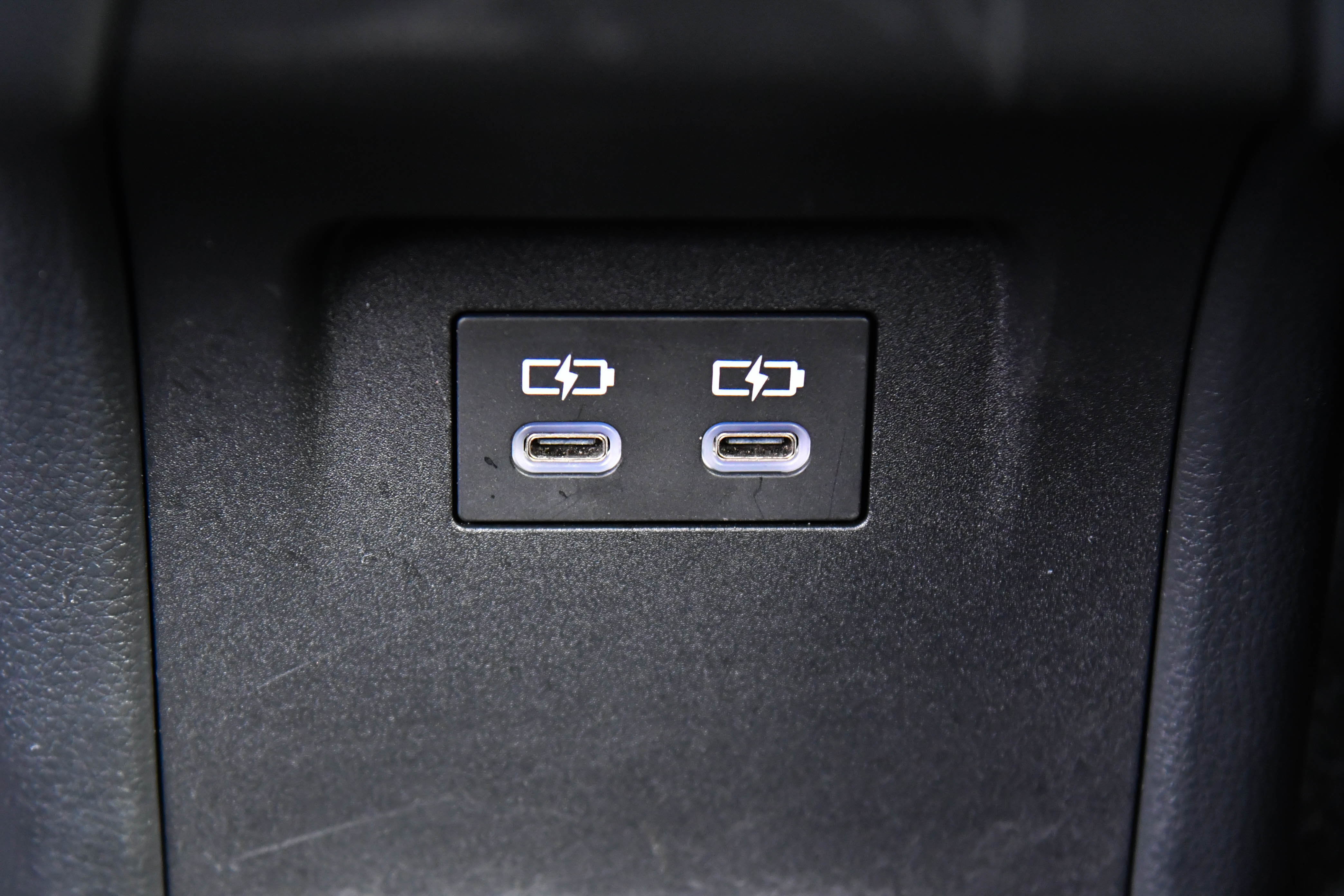 Used 2024 Toyota Prius LE image 36