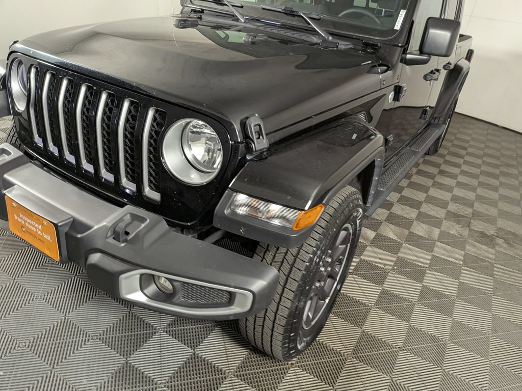 Certified 2023 Jeep Gladiator Overland AWD/4WD image 9
