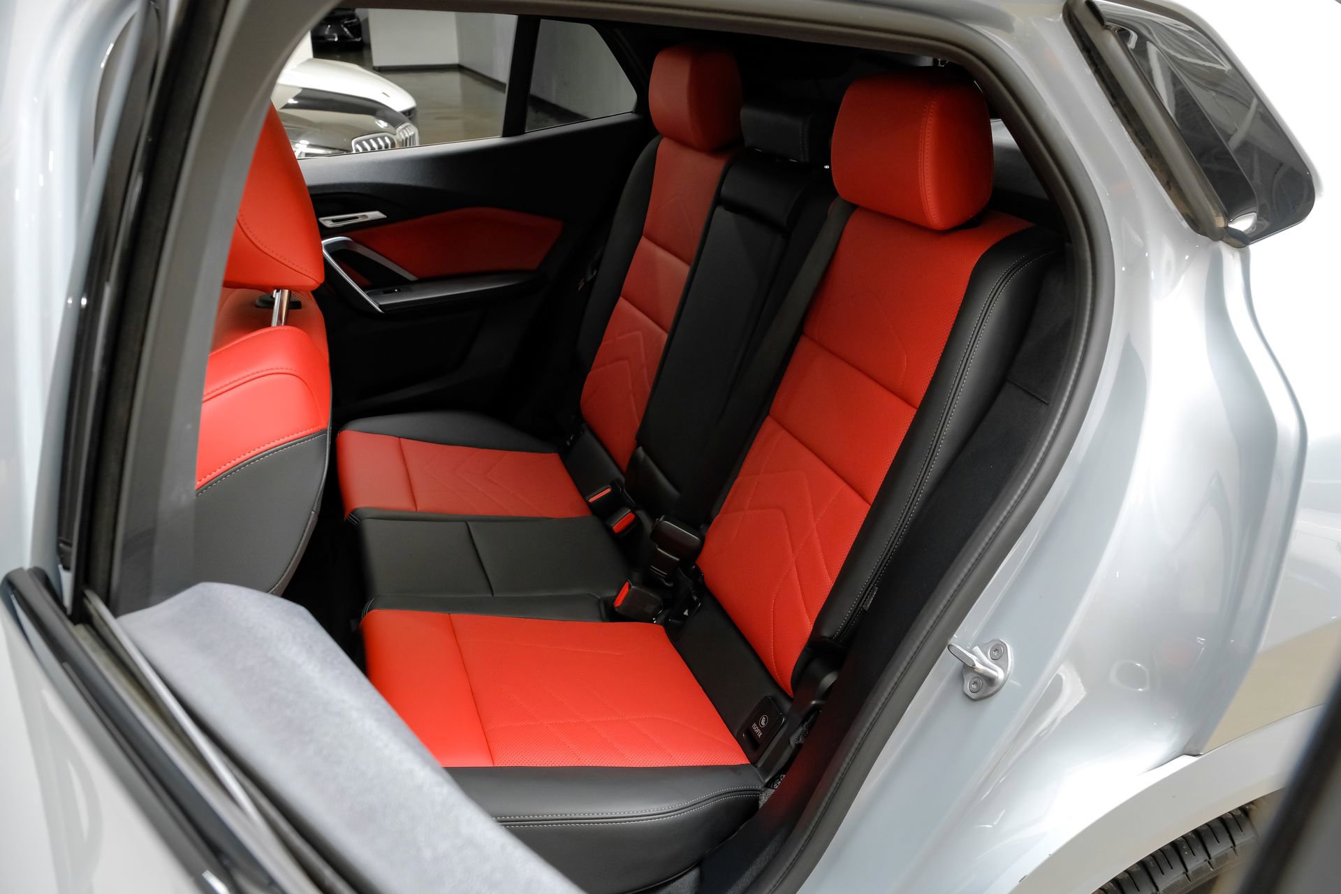 Used 2025 BMW X2 xDrive28i image 40