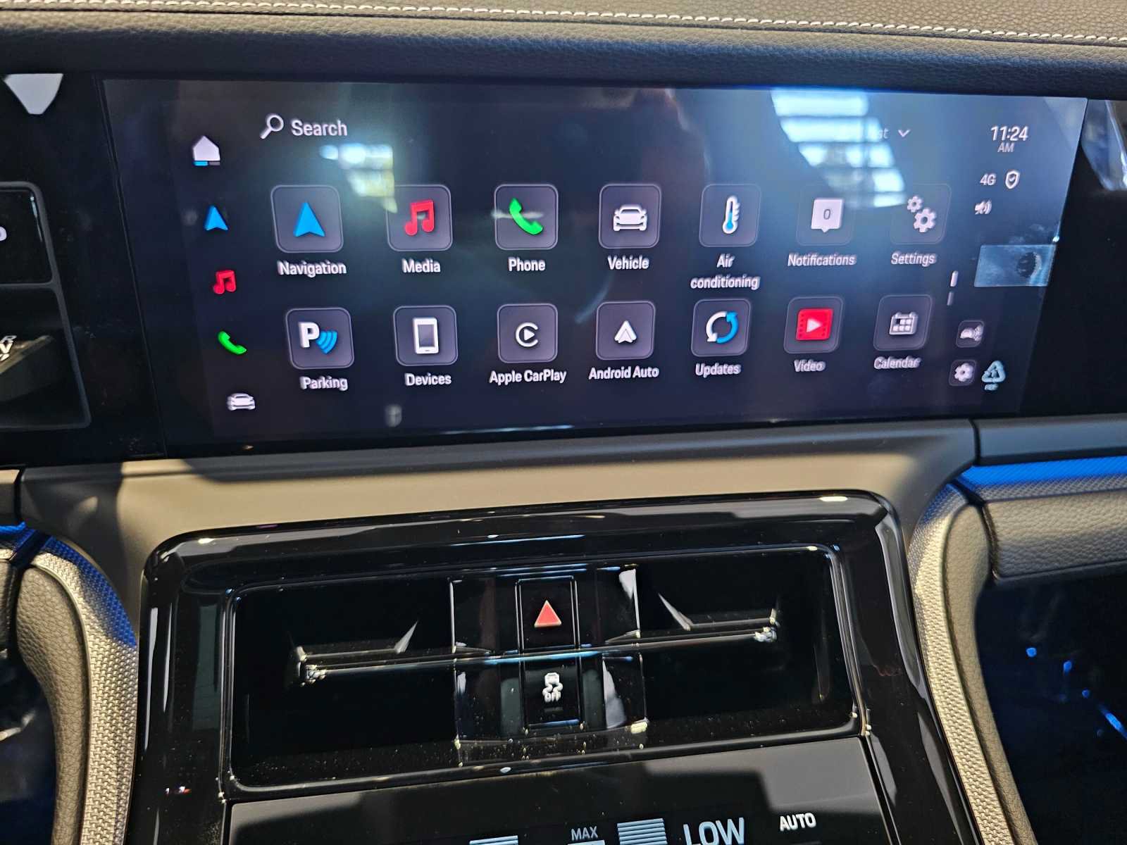 New 2024 Porsche Panamera 4 AWD/4WD image 24