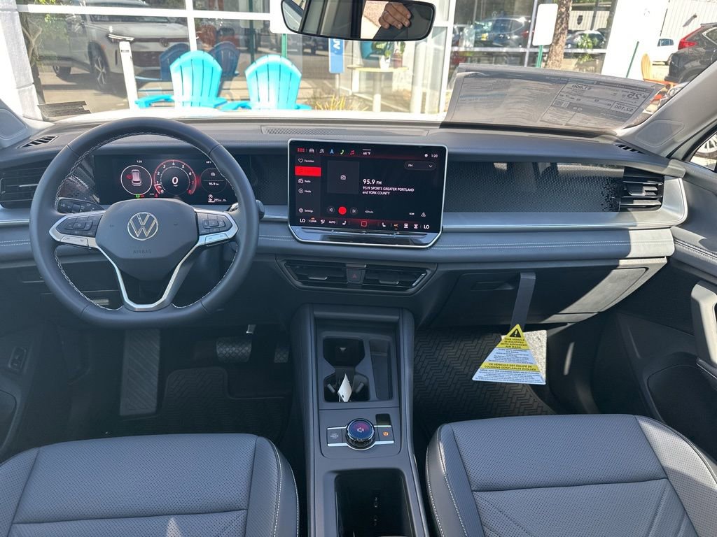 New 2025 Volkswagen Tiguan SE image 13