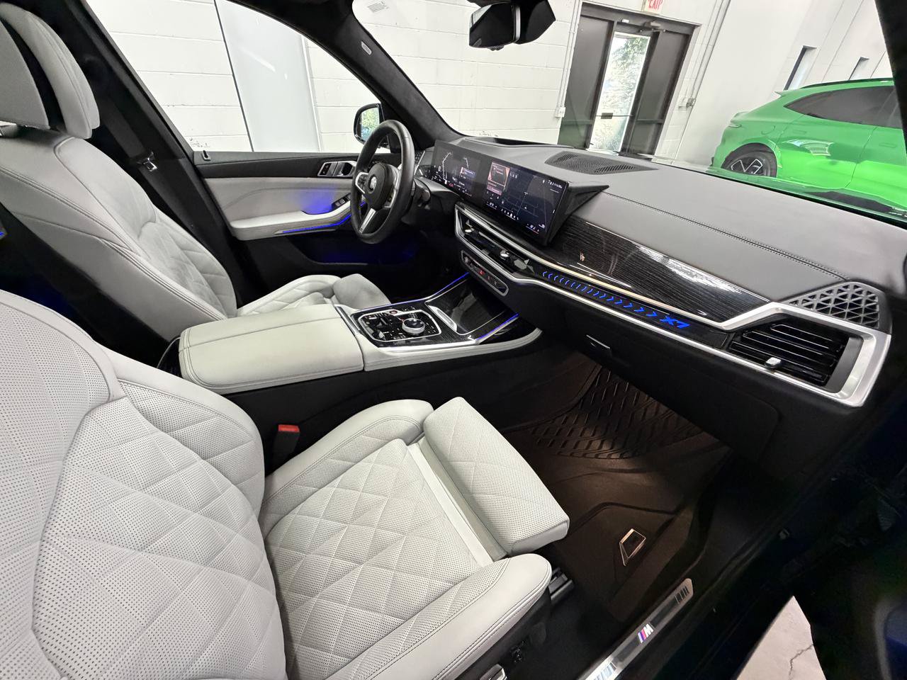 Used 2024 BMW X7 xDrive40i w/ Executive Package AWD/4WD image 22