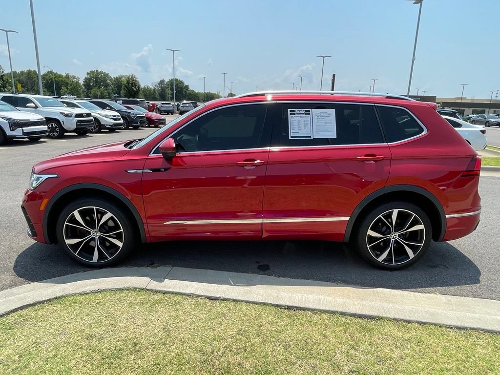 Used 2024 Volkswagen Tiguan SEL R-Line AWD/4WD image 4