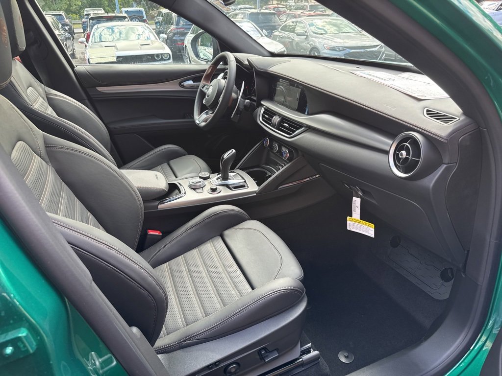 New 2025 Alfa Romeo Stelvio Sprint image 26