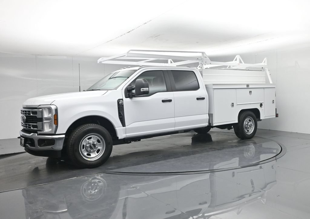 New 2026 Ford F350 XL w/ XL Chrome Package RWD image 32