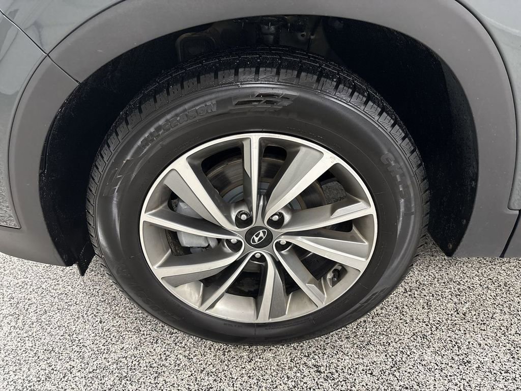 Used 2020 Hyundai Santa Fe SEL w/ Convenience + Premium Package image 17