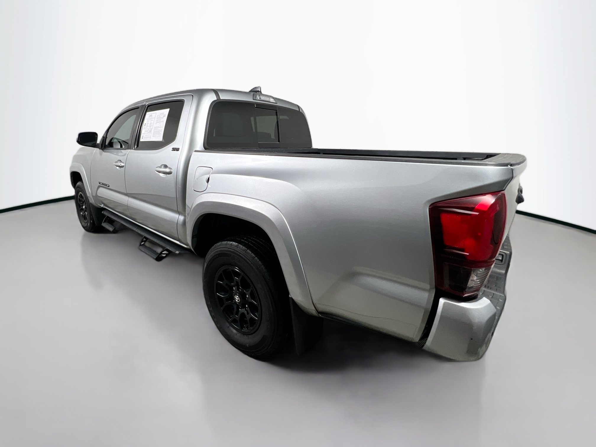 Used 2022 Toyota Tacoma SR5 w/ Technology Package RWD image 6
