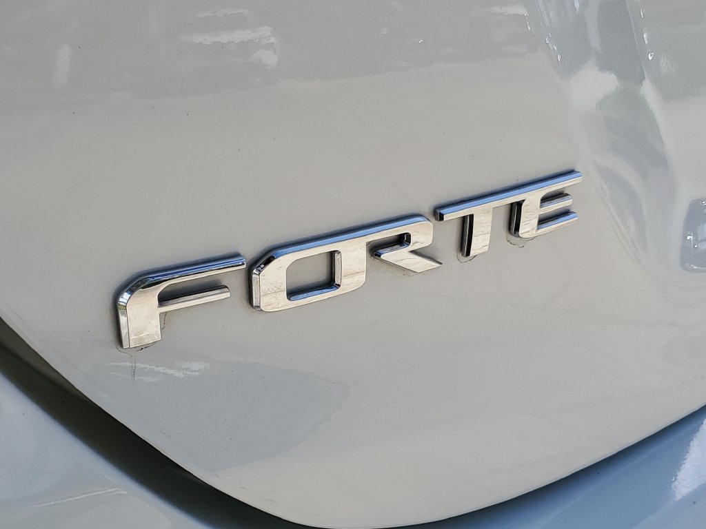 Used 2021 Kia Forte LXS FWD image 8