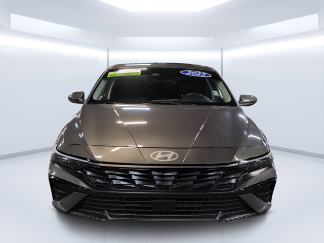 Used 2025 Hyundai Elantra SEL FWD image 8
