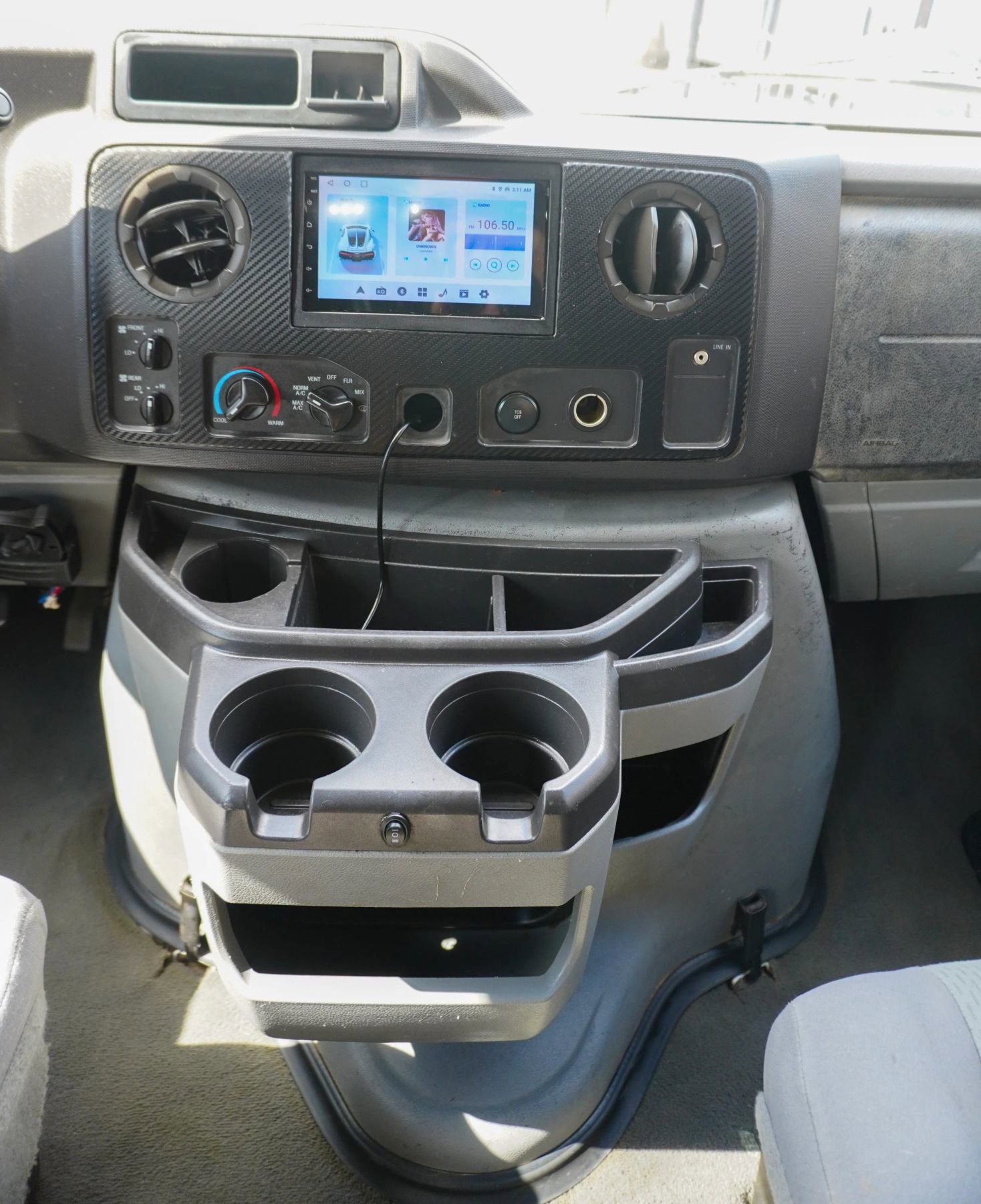 Used 2011 Ford E-350 and Econoline 350 XLT image 19