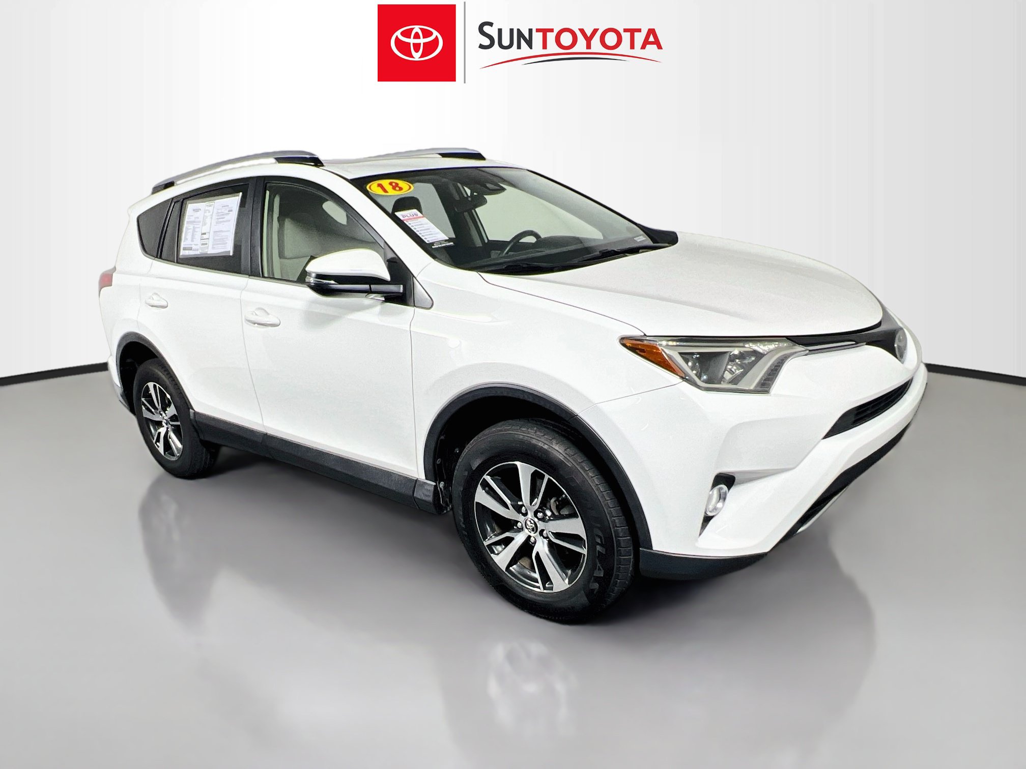 Used 2018 Toyota RAV4 XLE FWD image 1