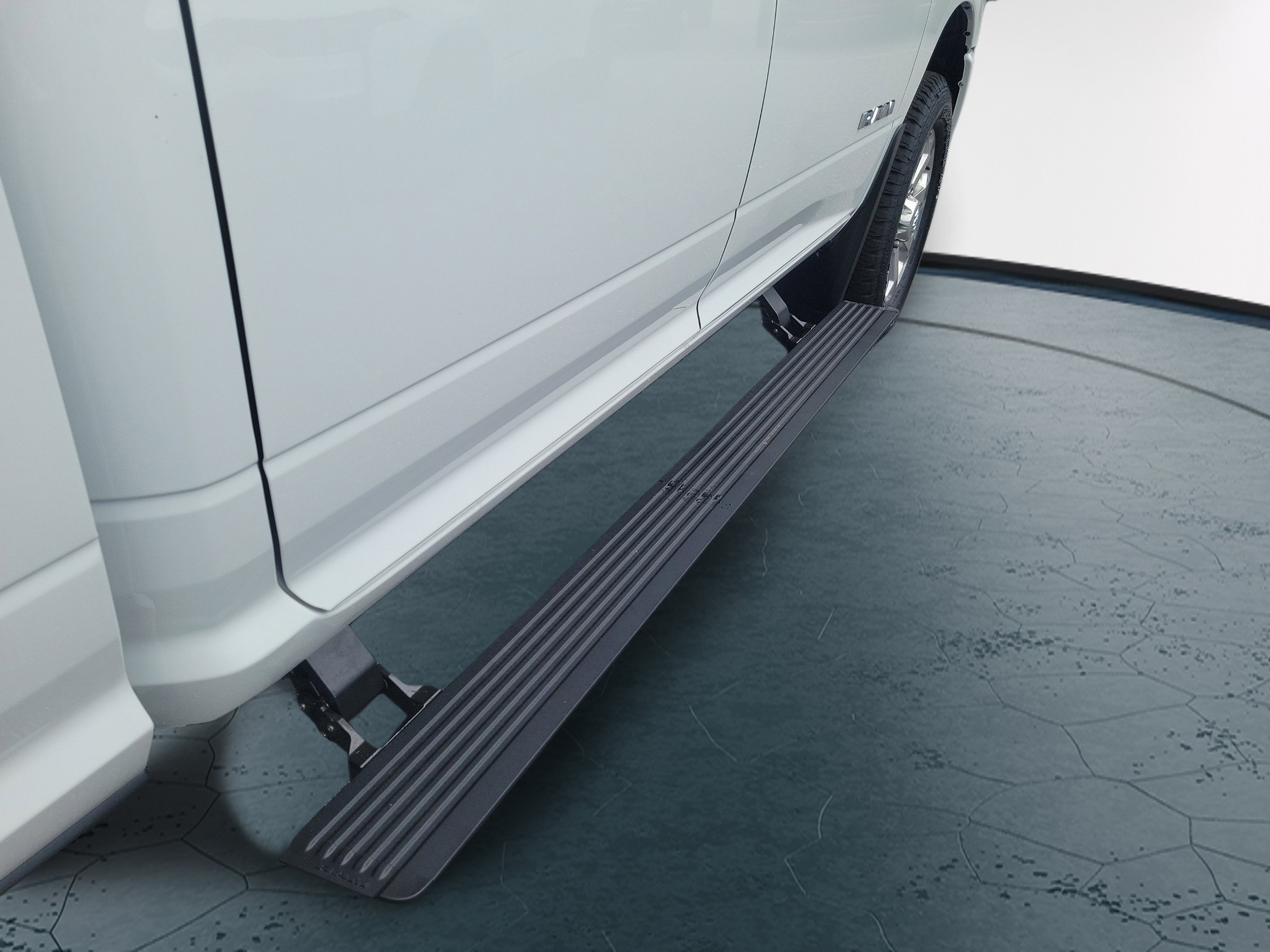 New 2026 RAM 2500 Laramie AWD/4WD image 17