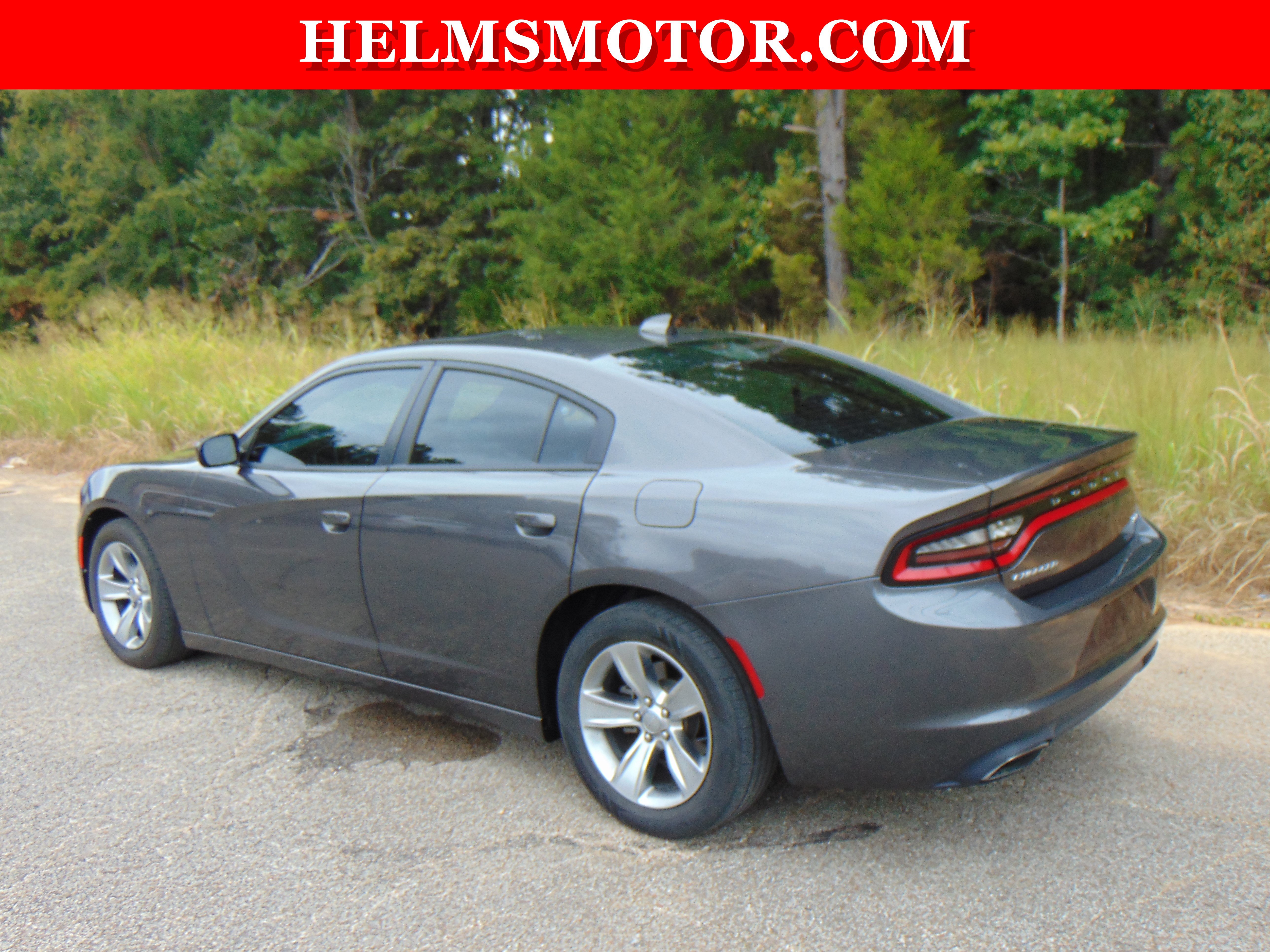 Used 2015 Dodge Charger SXT RWD image 9