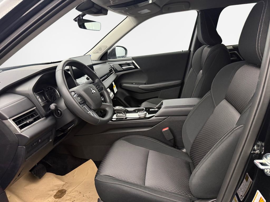 New 2026 Mitsubishi Outlander ES AWD/4WD image 12