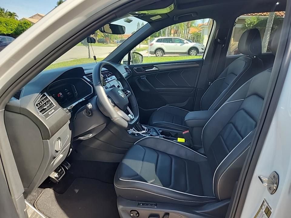 Used 2023 Volkswagen Tiguan SEL R-Line image 38