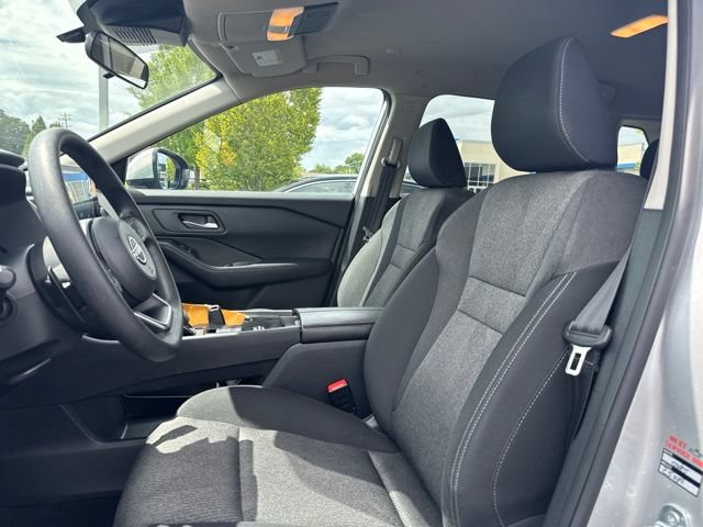 Used 2024 Nissan Rogue SV FWD image 8