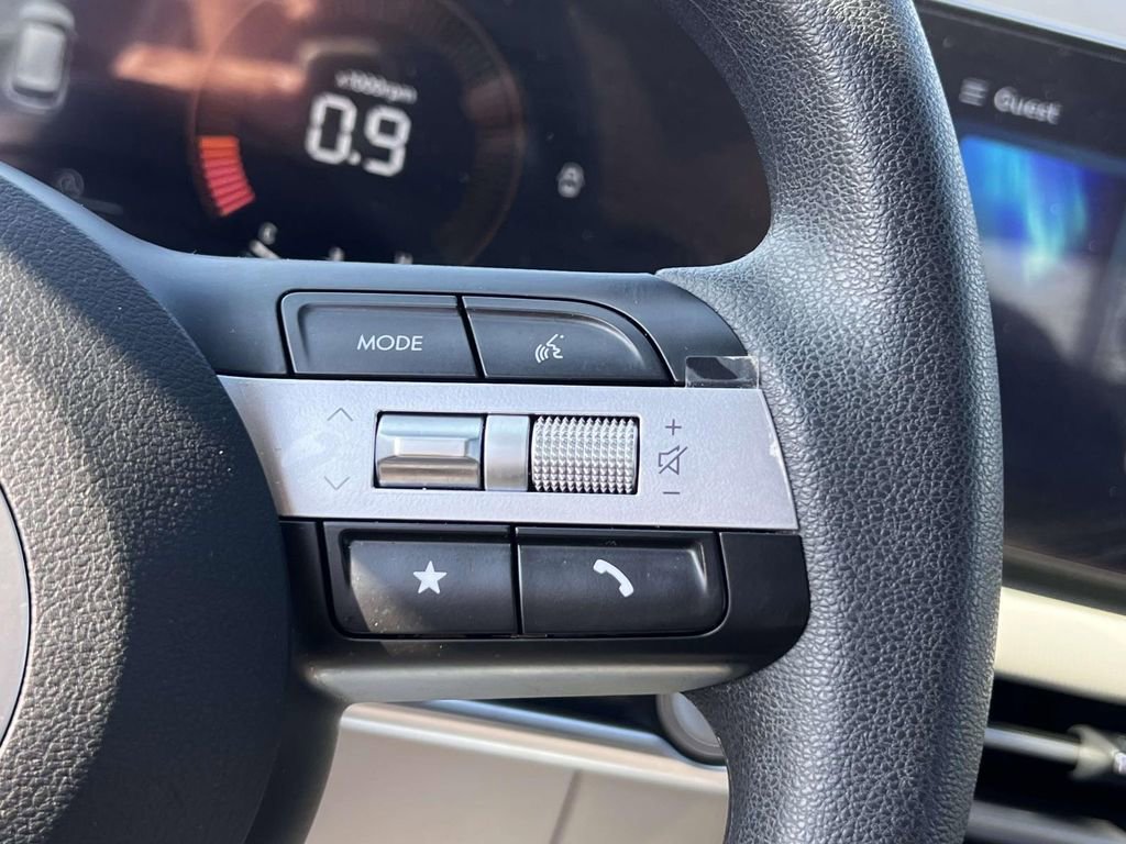 Certified 2025 Hyundai Tucson SE image 23