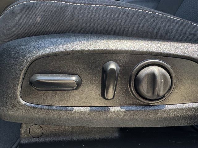 Used 2023 GMC Acadia SLE w/ Driver Convenience Package FWD image 29