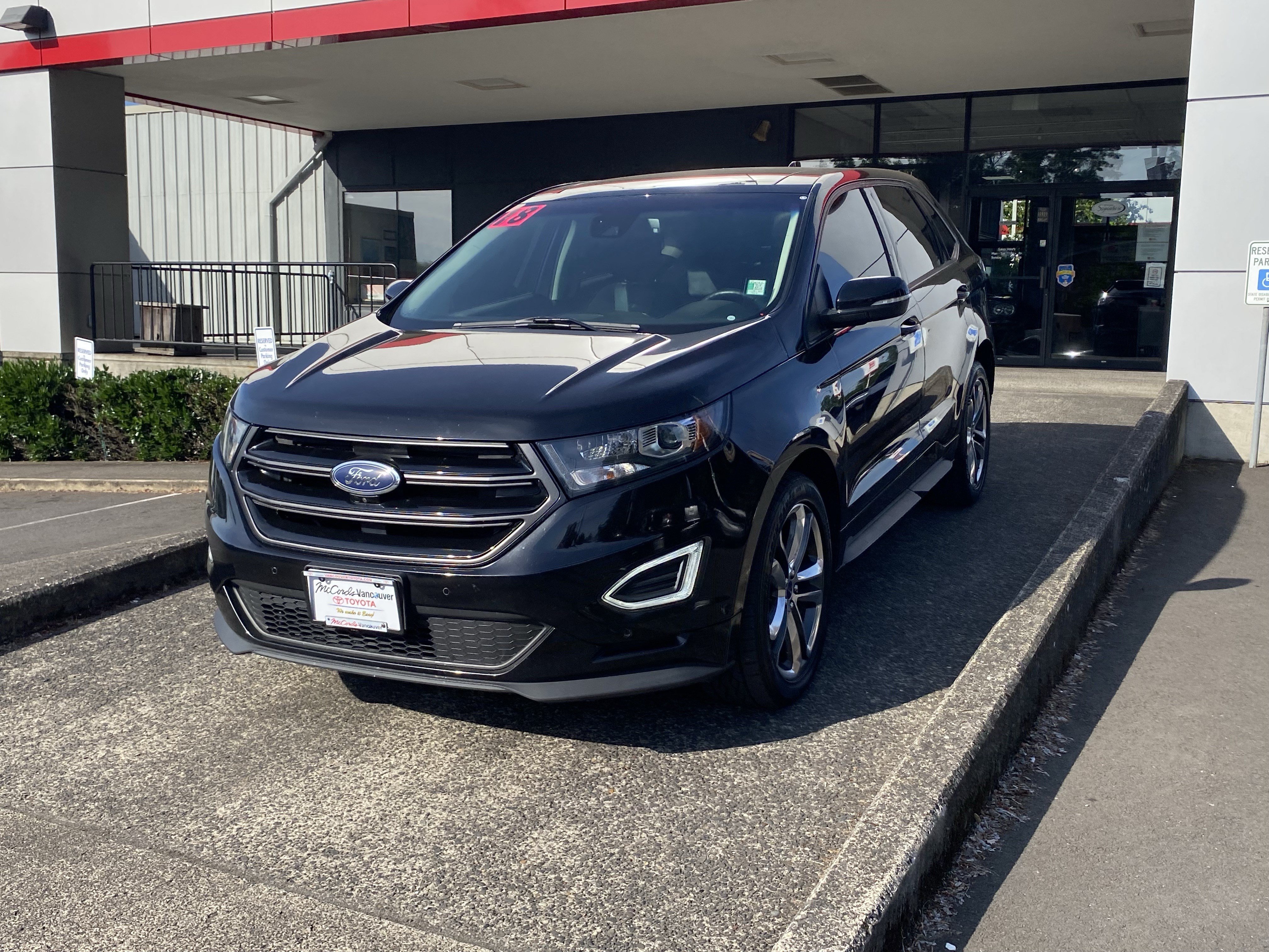 Used 2018 Ford Edge Sport w/ Equipment Group 401A AWD/4WD image 3