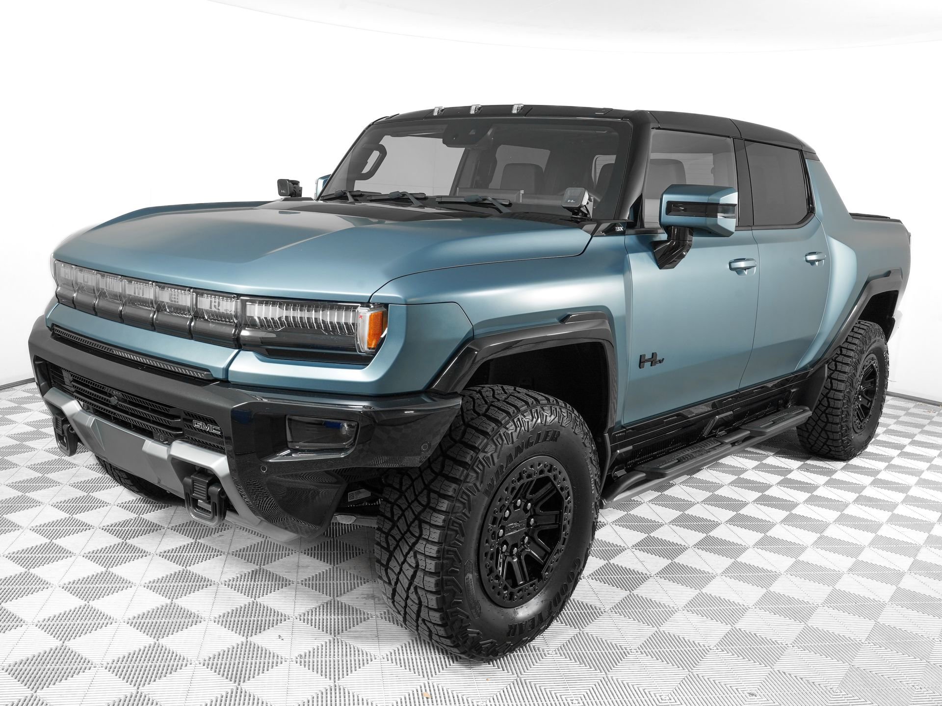 Used 2024 GMC Hummer EV 3X w/ Omega Edition image 10