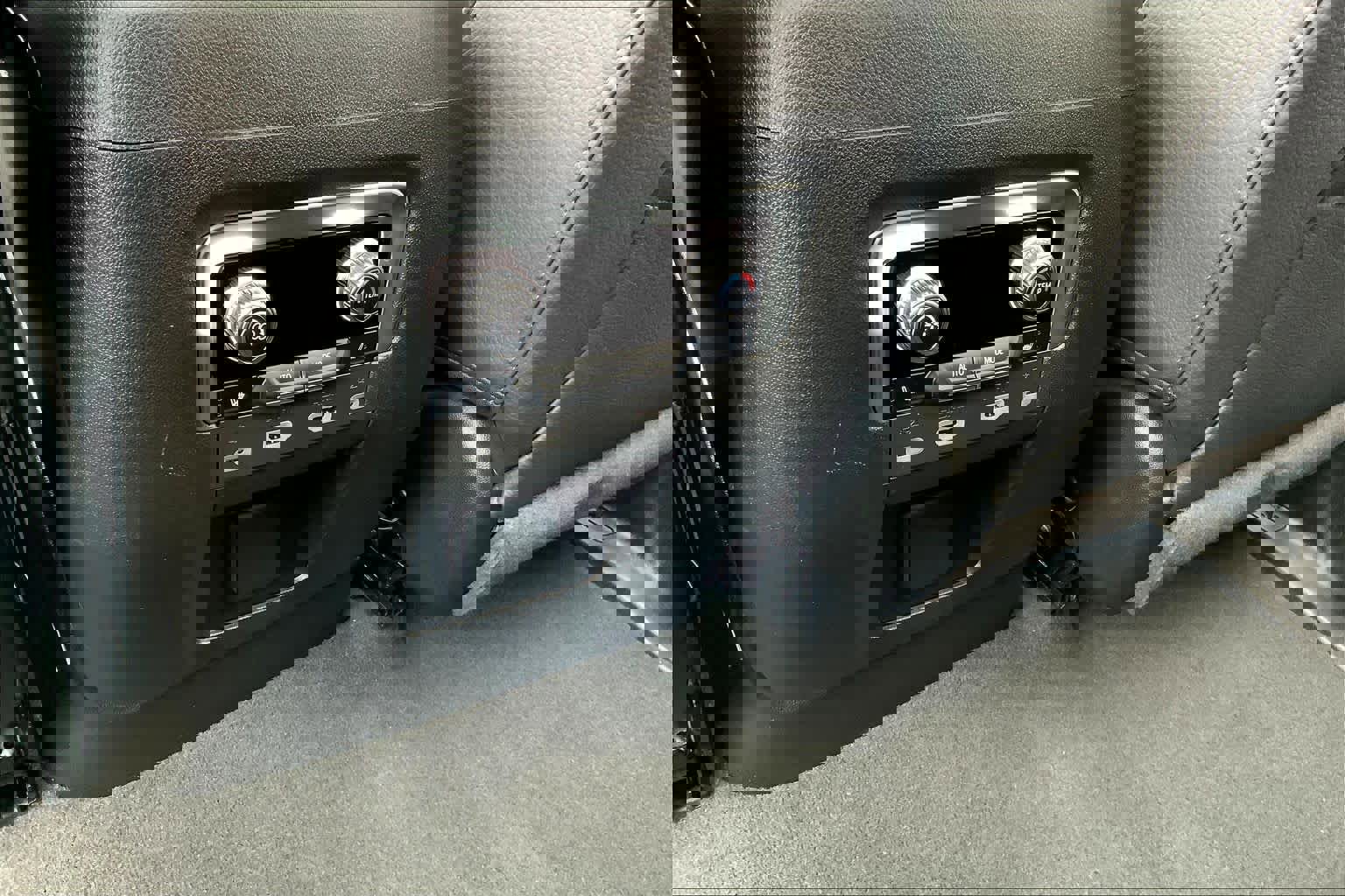 Used 2024 GMC Yukon XL Denali w/ Advanced Technology Package image 34