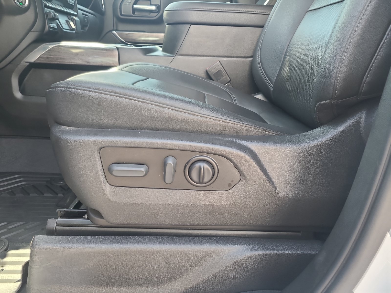 Used 2022 Chevrolet Silverado 2500 LTZ AWD/4WD image 15