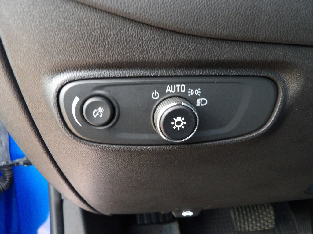 Used 2024 Chevrolet Equinox LT w/ LPO, Floor Liner Package FWD image 27