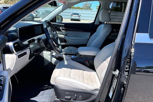 Used 2024 Kia Telluride SX Prestige w/ Towing Package image 21